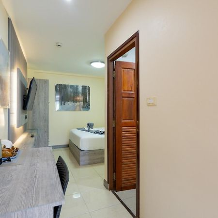 Square One Hotel Patong Exterior foto