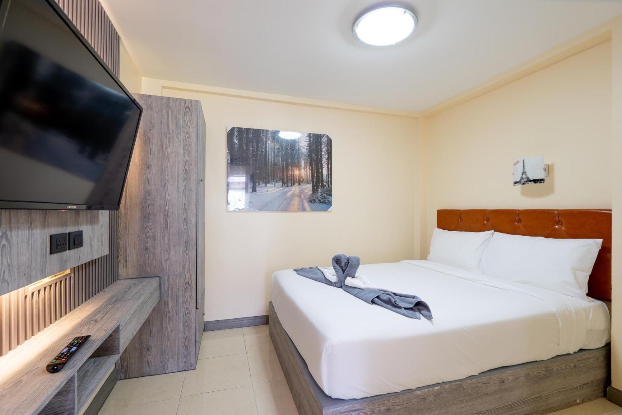 Square One Hotel Patong Exterior foto
