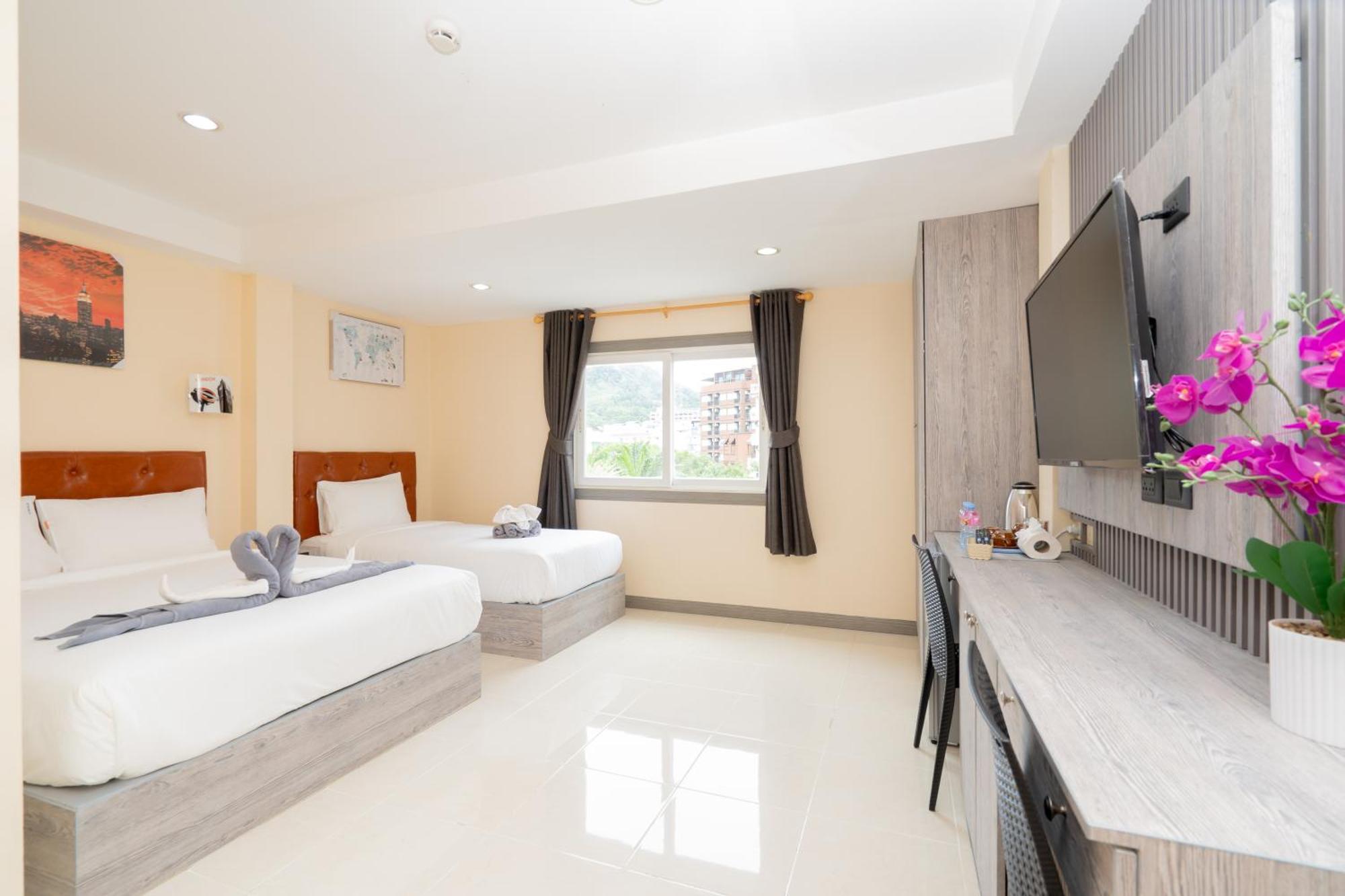 Square One Hotel Patong Exterior foto