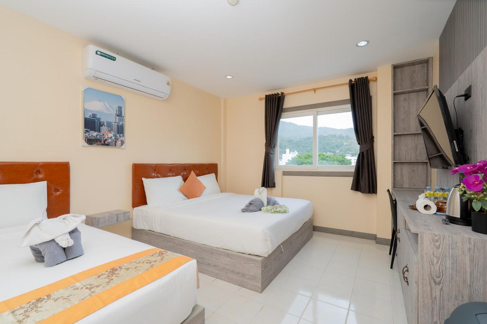 Square One Hotel Patong Exterior foto