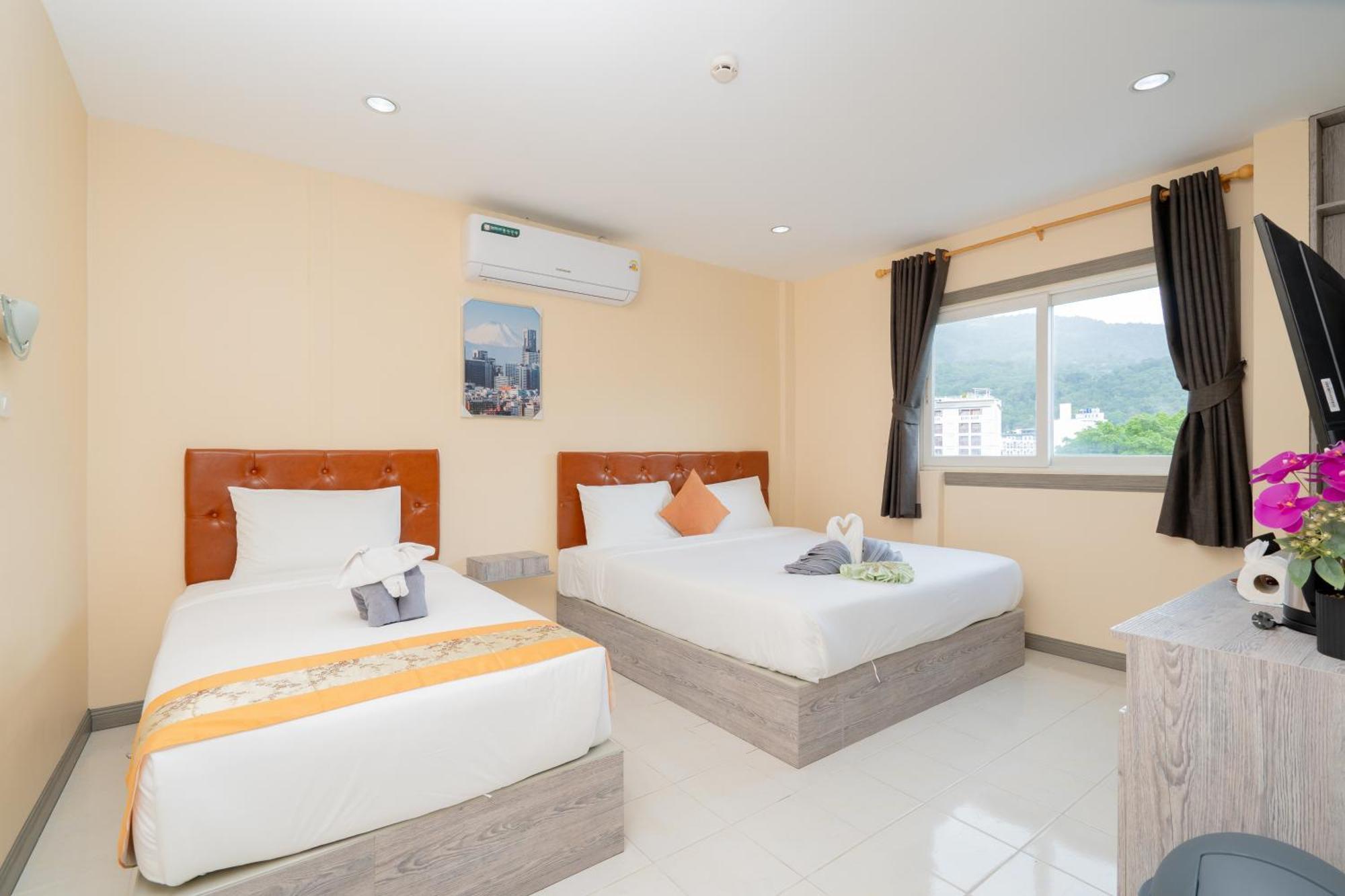 Square One Hotel Patong Exterior foto
